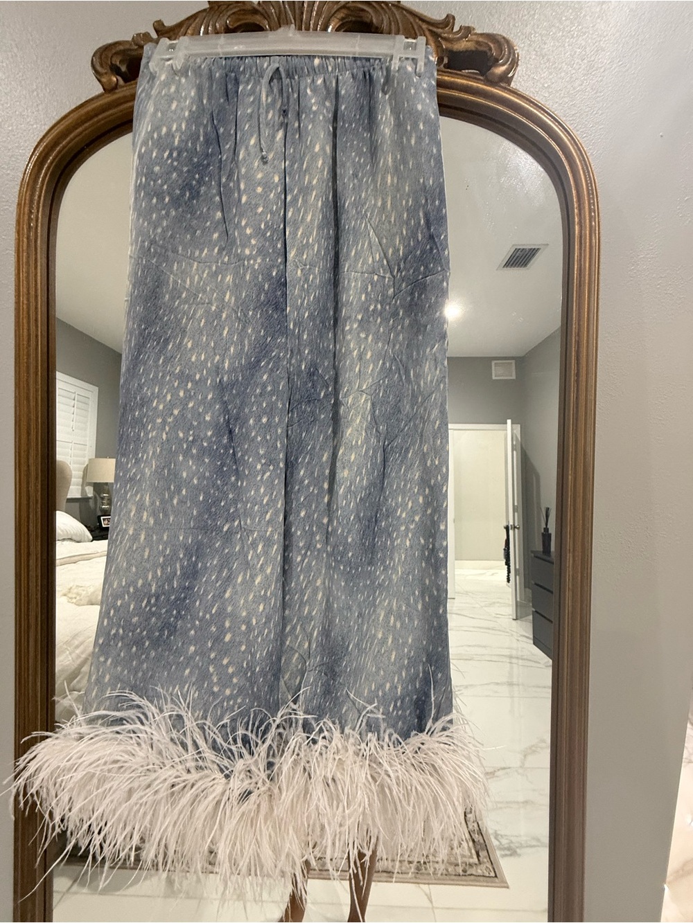 Cropped Feather-Hem Ankle Pants in Dusty Blue